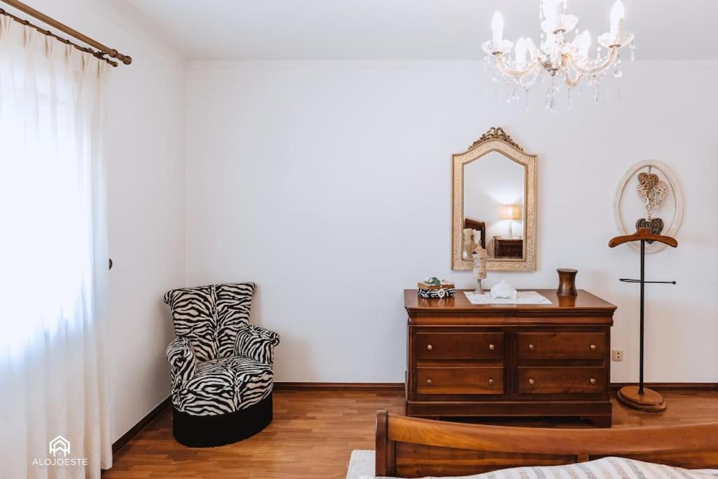 Casa Do Patio - 3 Bedrooms, Ponte Rol Torres Vedras Luaran gambar