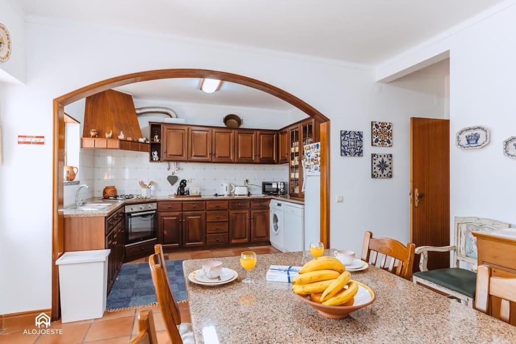 Casa Do Patio - 3 Bedrooms, Ponte Rol Torres Vedras Luaran gambar