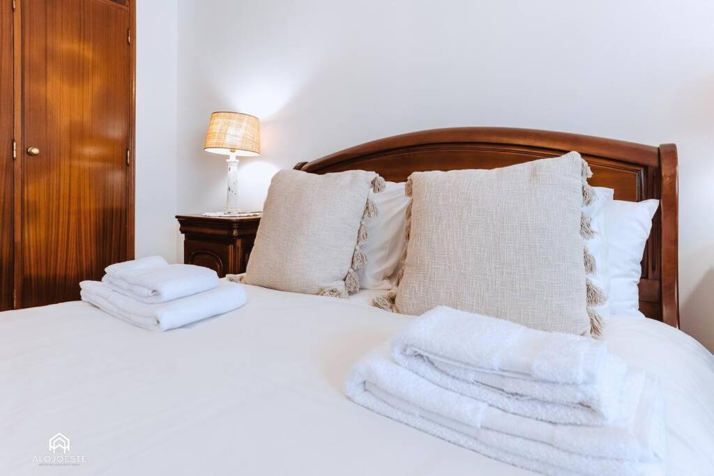 Casa Do Patio - 3 Bedrooms, Ponte Rol Torres Vedras Luaran gambar