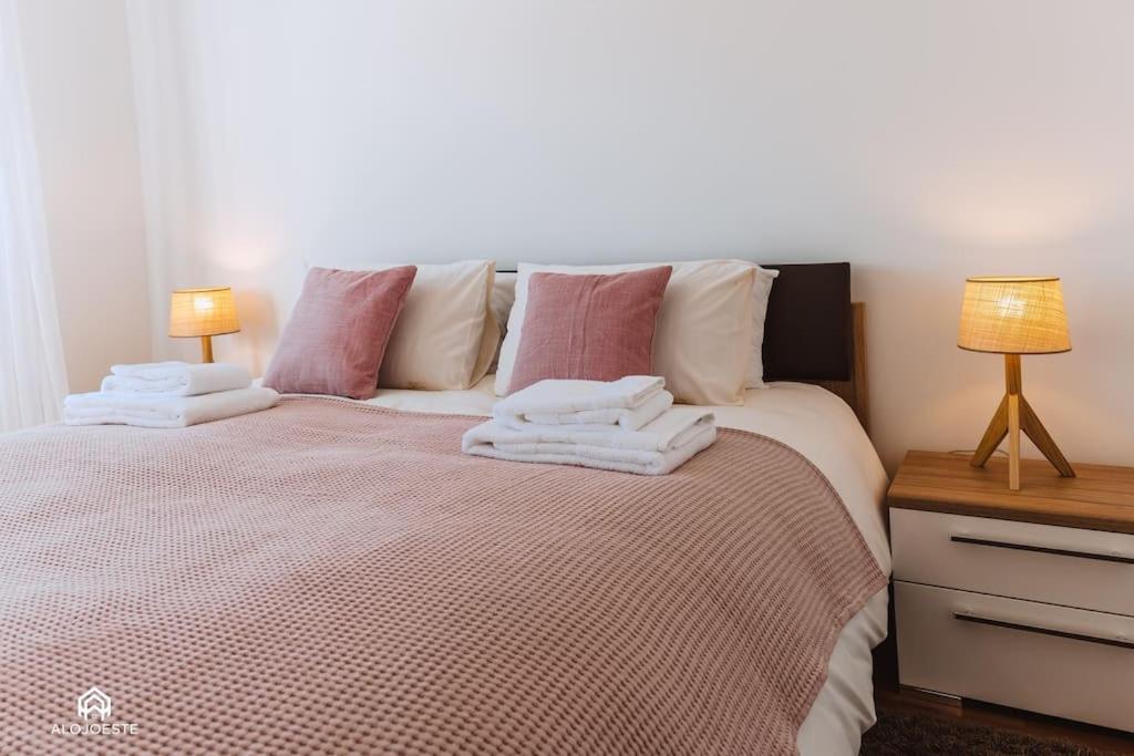 Casa Do Patio - 3 Bedrooms, Ponte Rol Torres Vedras Luaran gambar