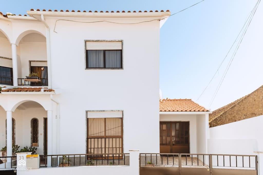 Casa Do Patio - 3 Bedrooms, Ponte Rol Torres Vedras Luaran gambar