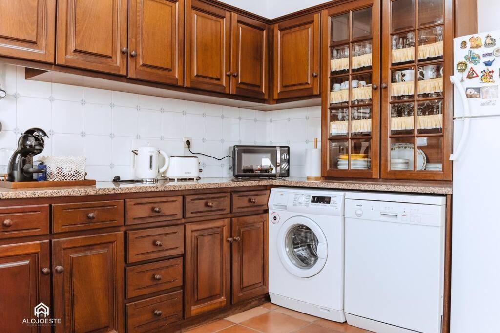 Casa Do Patio - 3 Bedrooms, Ponte Rol Torres Vedras Luaran gambar
